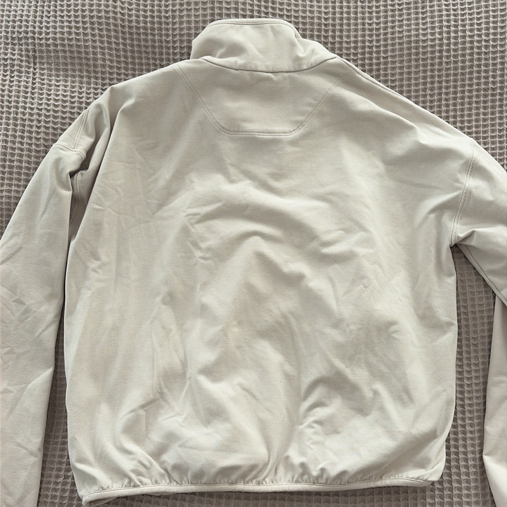 Women’s Vuori quarter snap pullover- $60 - Picture 4 of 4